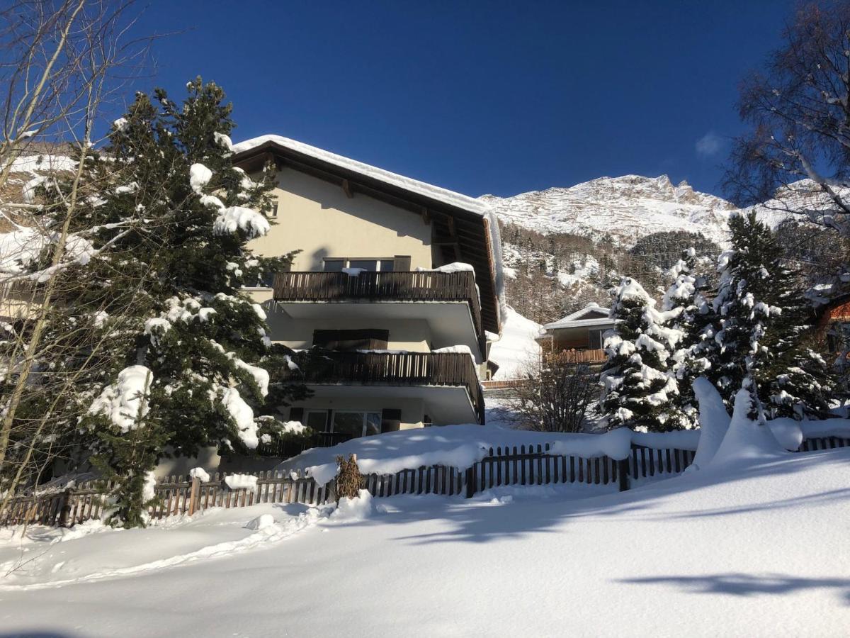 Ferienwohnung Pontresina - Chesa Andrea - Gartensitzplatz Exteriér fotografie