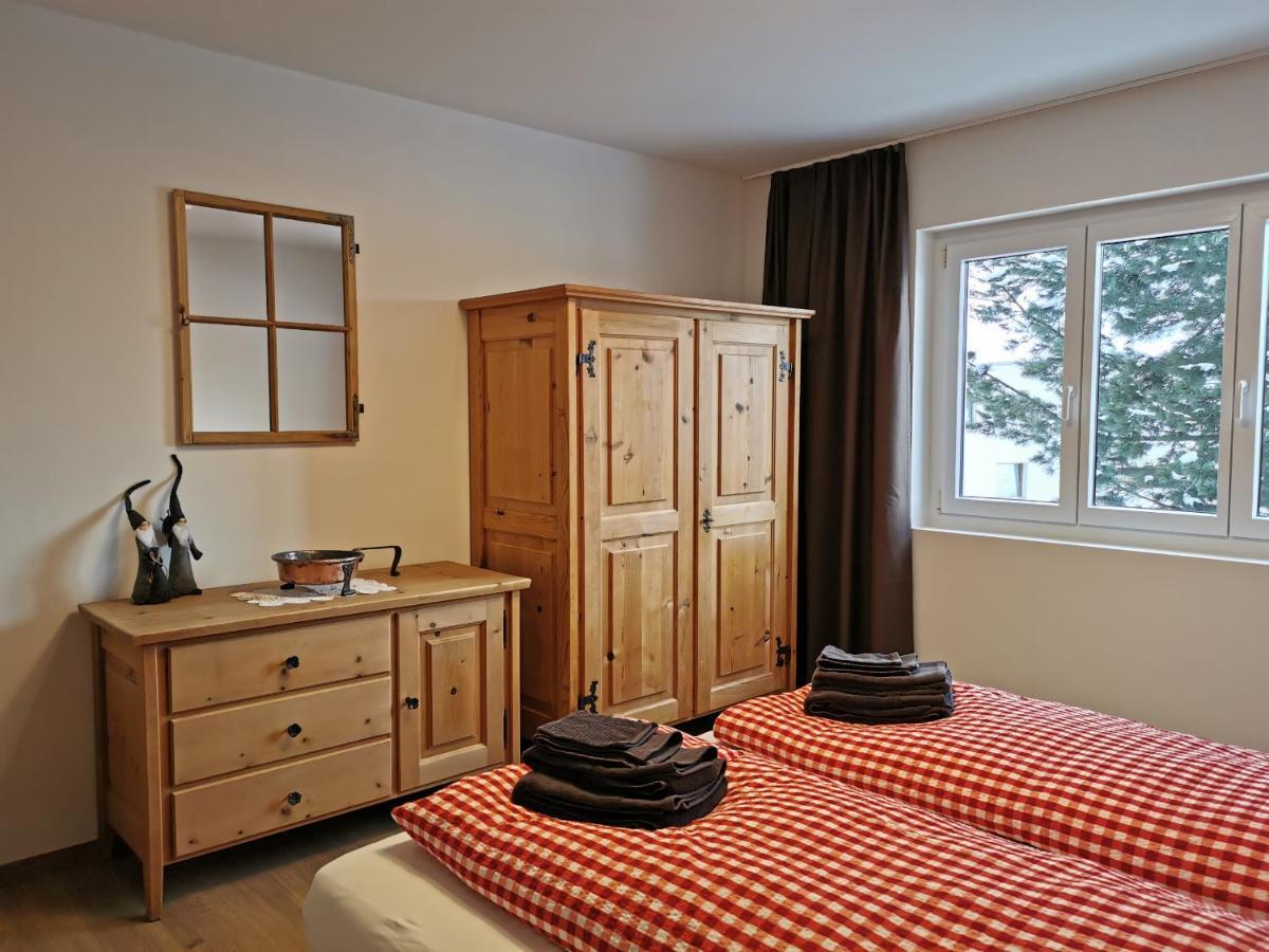 Ferienwohnung Pontresina - Chesa Andrea - Gartensitzplatz Exteriér fotografie