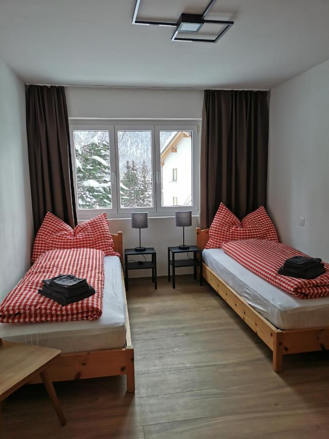 Ferienwohnung Pontresina - Chesa Andrea - Gartensitzplatz Exteriér fotografie